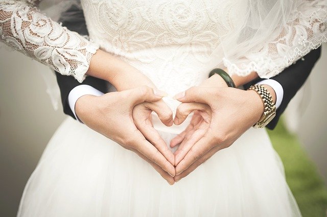 兄貴がシンママ(娘8歳）と結婚した。5年後兄貴夫婦が事後で他界。姪は義妹になった→結果