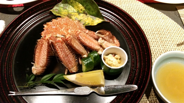 義実家新年会,こき使われて私だけ食事なし なのでトメ還暦誕生会では自分の食べる分(中華オードブルセット・有名チーズケーキ・毛蟹、)を持参して一人で食事してたら…